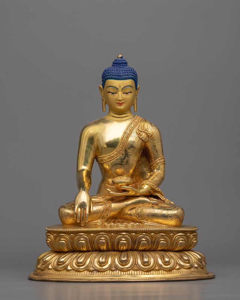 serene shakyamuni-buddha