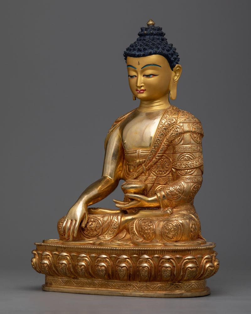 gold-gilded-shakyamuni-buddha