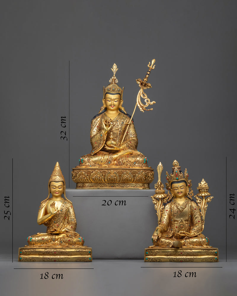 Guru Rinpoche with Trisong Detsen & Santaraksita 