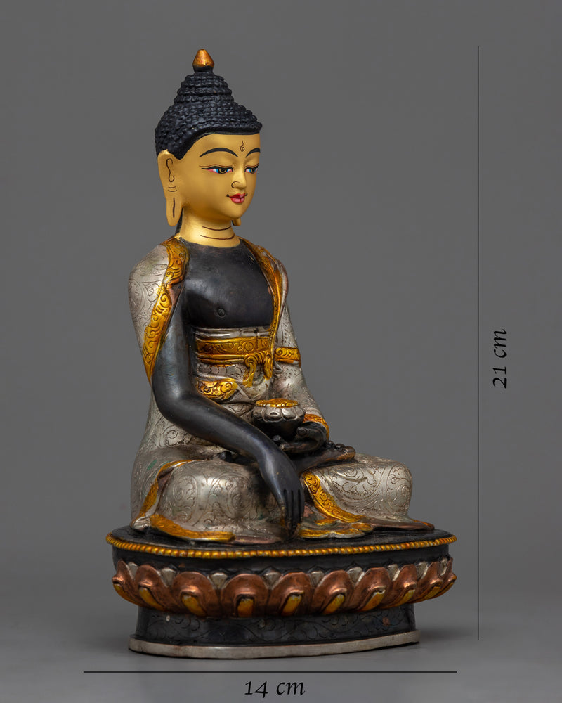 Shakyamuni Buddha seated in Meditation 