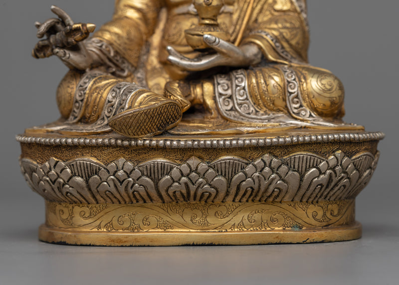 Lotus-Born Guru Rinpoche | The Embodiment of Enlightened Compassion