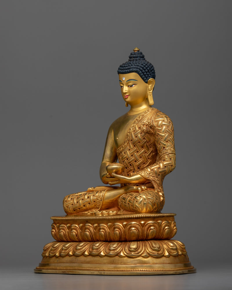 amitabha-buddha-golden-sculpture