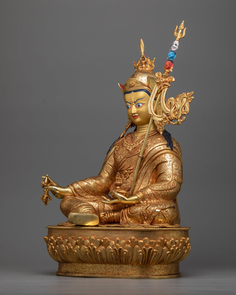 guru-rinpoche-gold-sculpture