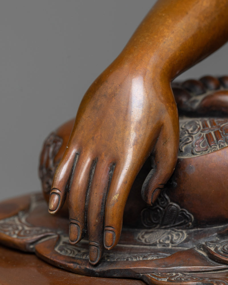 Shakyamuni Buddha Beautiful Statue in Oxidized Copper | Elegance and Enlightenment