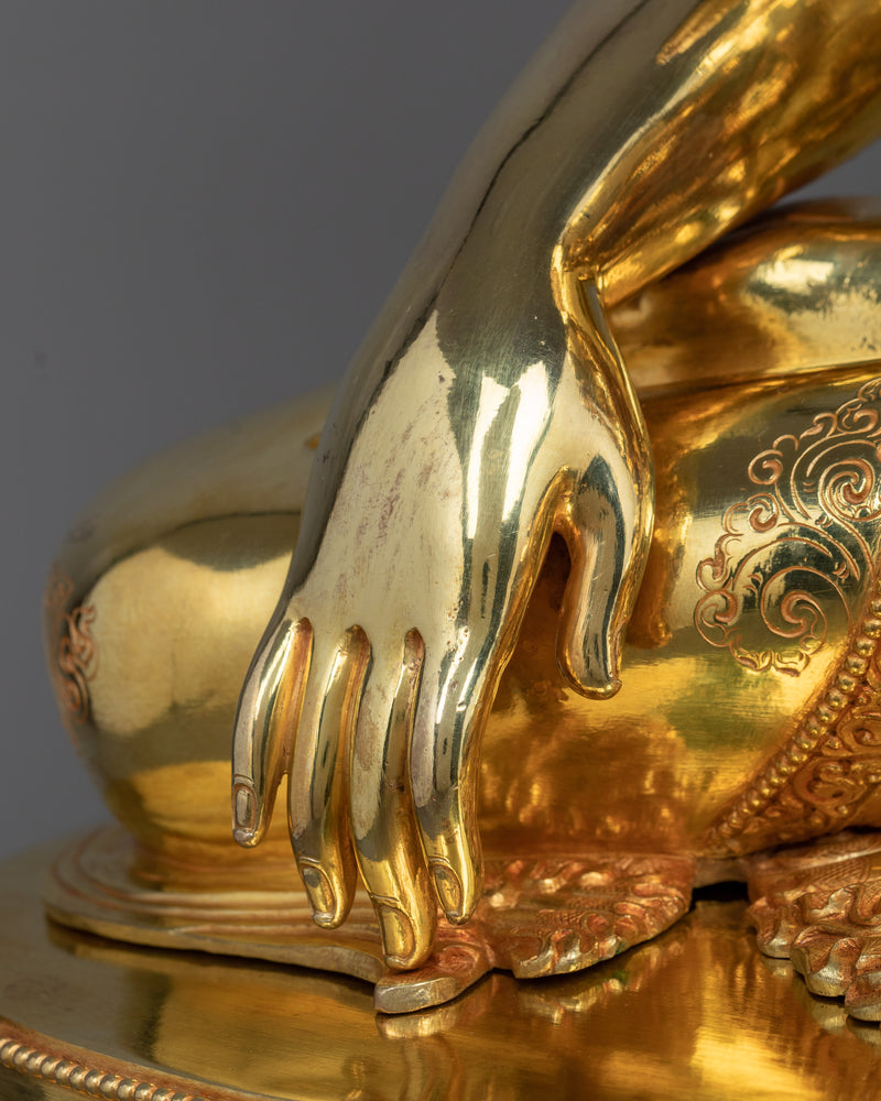 Shakyamuni Buddha Gilt Sculpture | A Sanctified Icon in 24K Gold