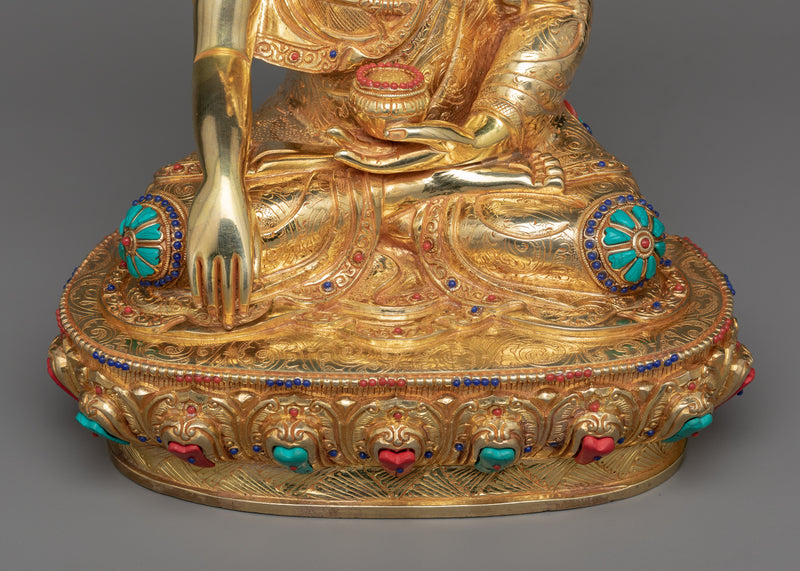 Sacred Shakyamuni Buddha Gold Gilt Statue | Beacon of Enlightenment