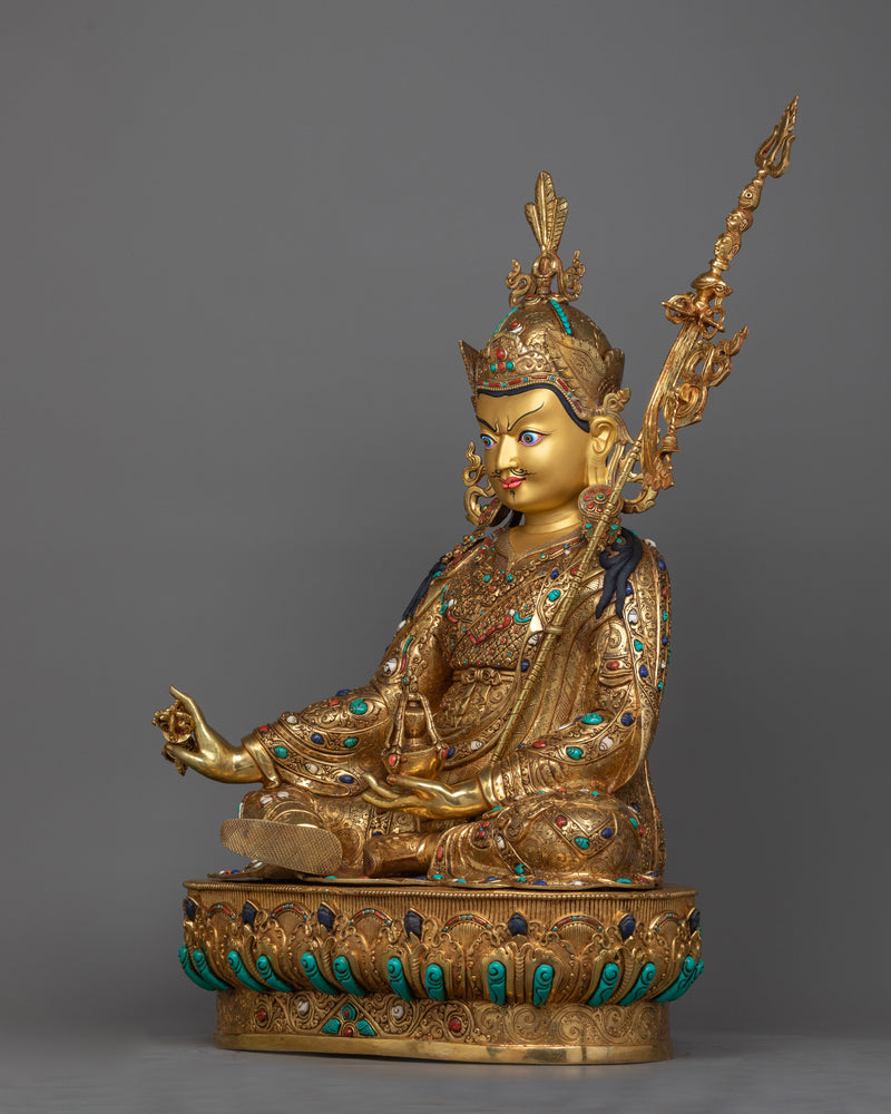 guru-rinpoche-padmakara-statue