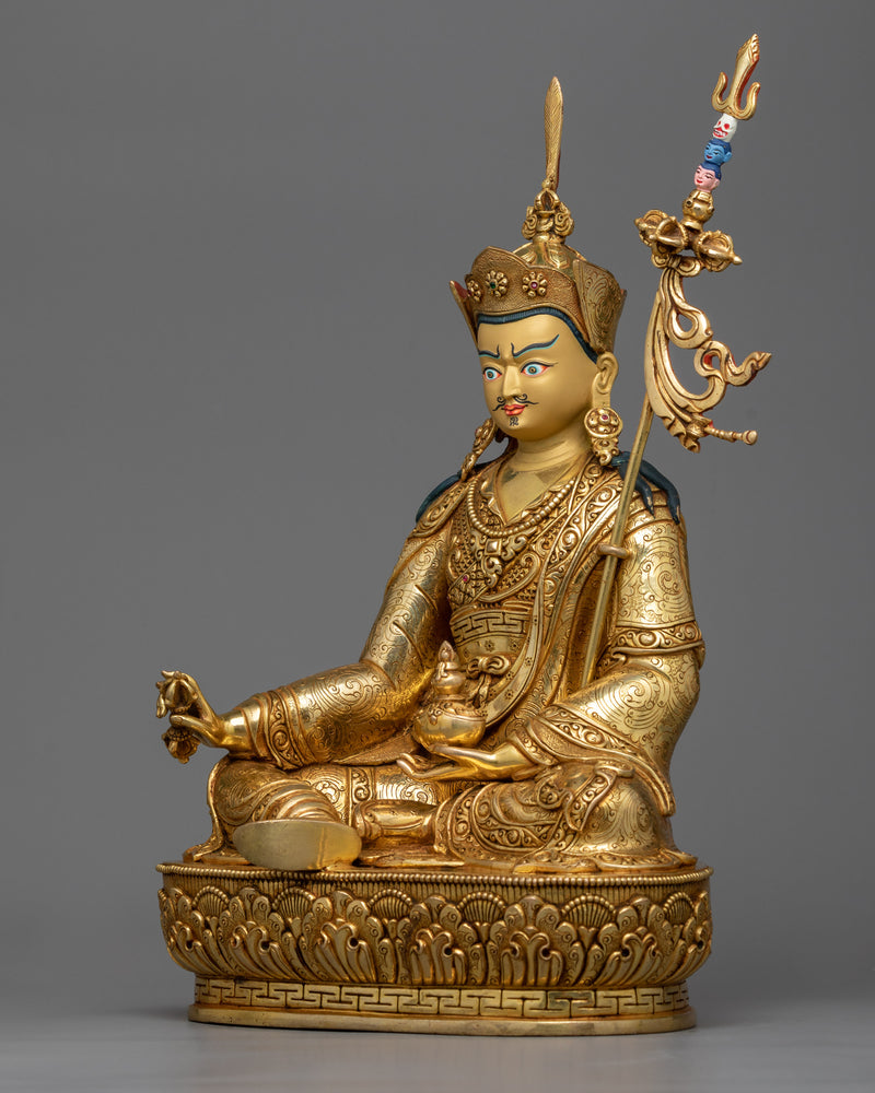 sculpture-of-guru-rinpoche