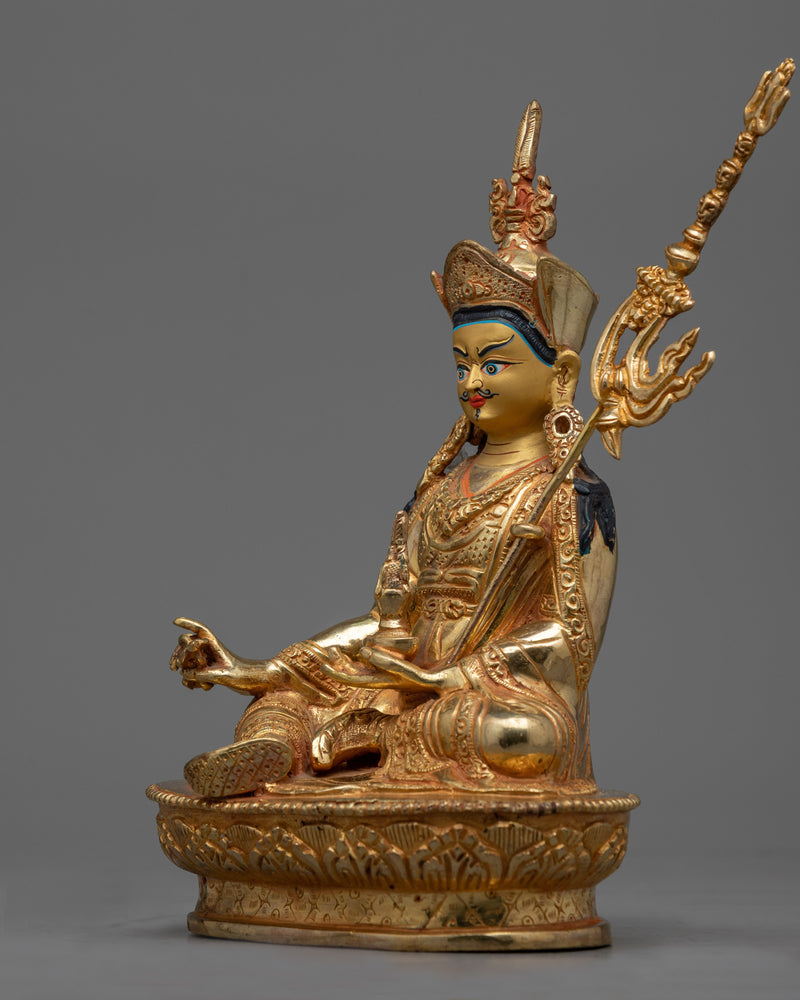 guru-rinpoche-beautiful statue