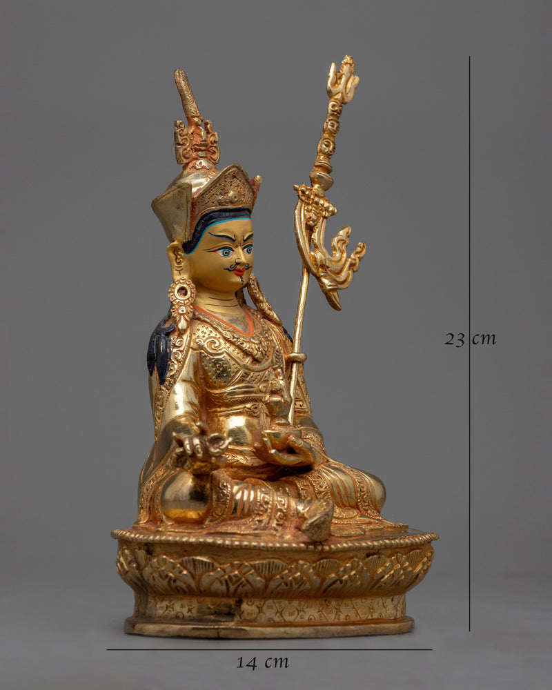 guru-rinpoche-beautiful statue