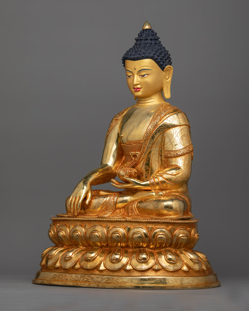 beautiful-statue-of-shakyamuni