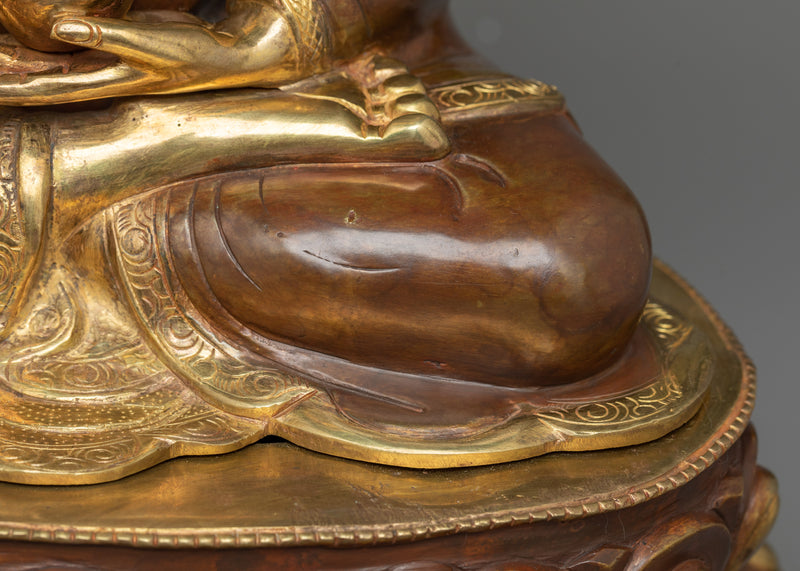 The historic Buddha Shakyamuni Sculpture | 24K Gold-Gilded Statue from Nepal