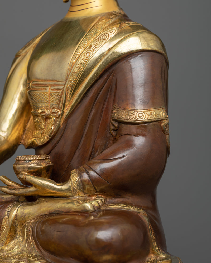 The historic Buddha Shakyamuni Sculpture | 24K Gold-Gilded Statue from Nepal