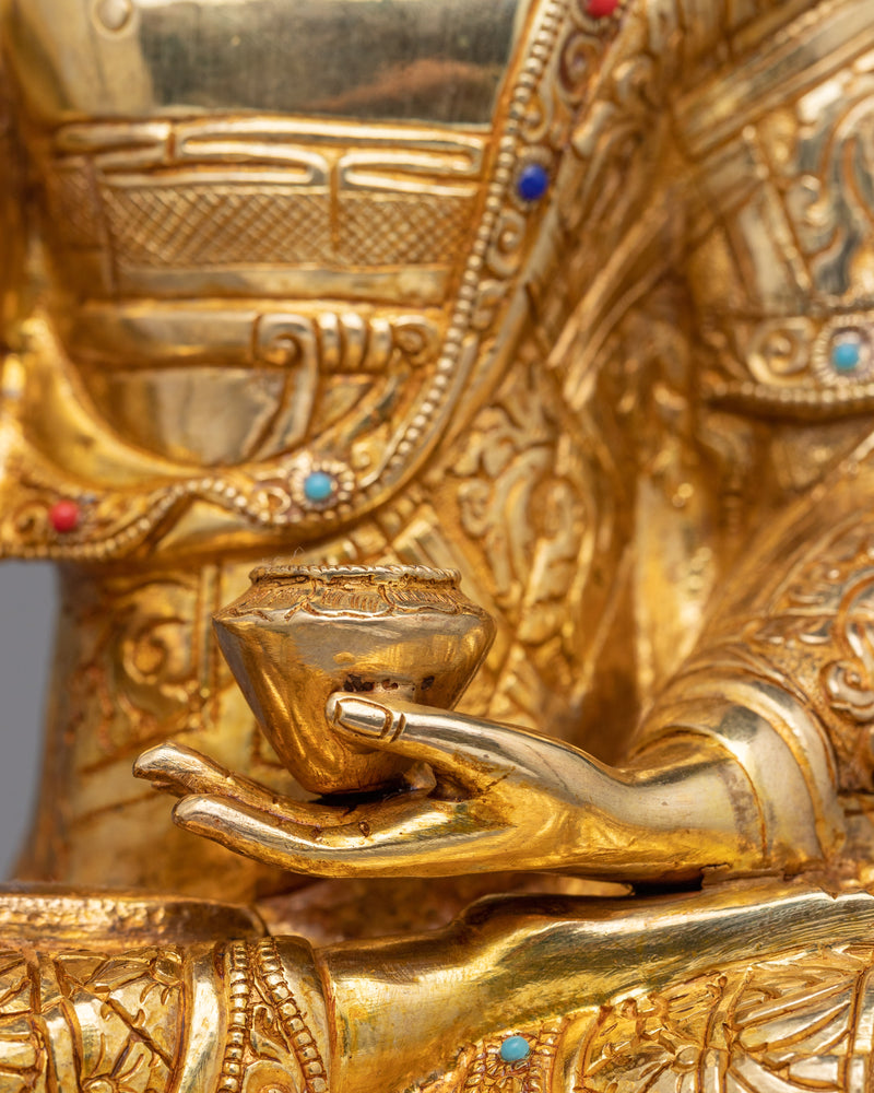 Gold-Gilded Shakyamuni Buddha Sculpture | A Resplendent Symbol of Enlightenment