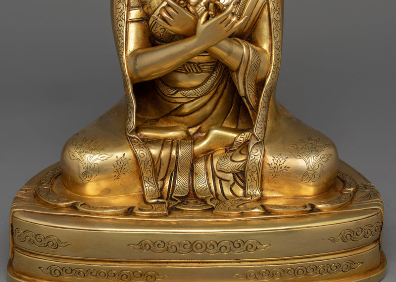 16th Karmapa Ranjung Rigpe Dorje Statue | A Golden Emblem of Wisdom and Spiritual Authority