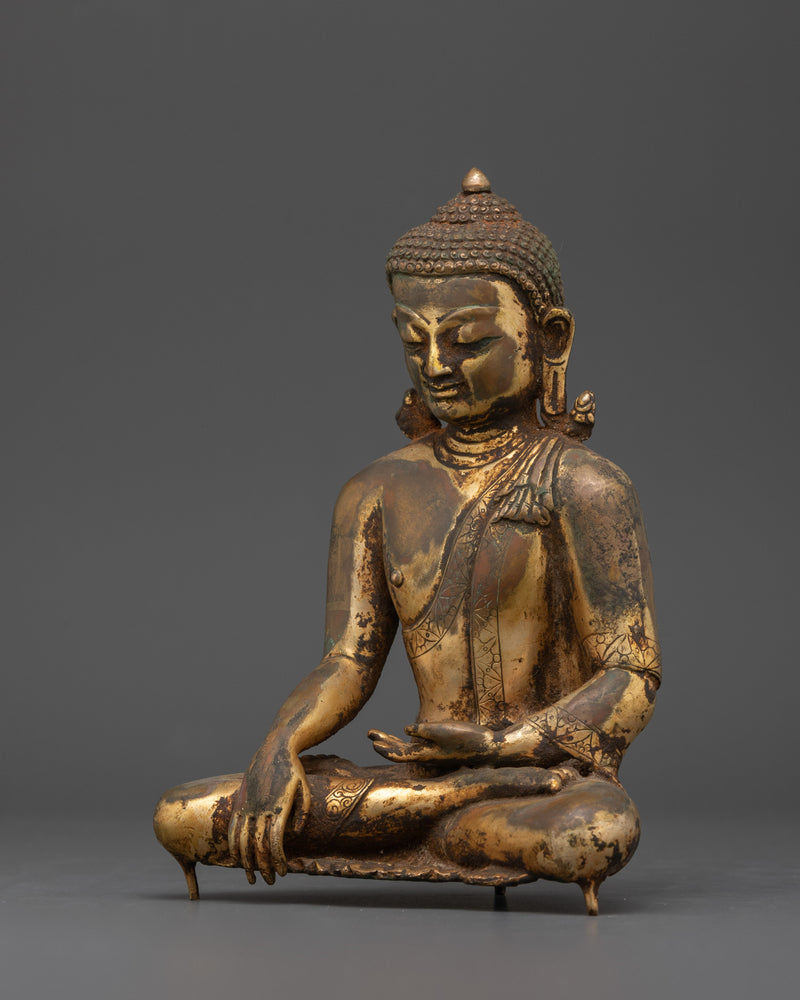 antique-statue-of-shakyamuni-buddha