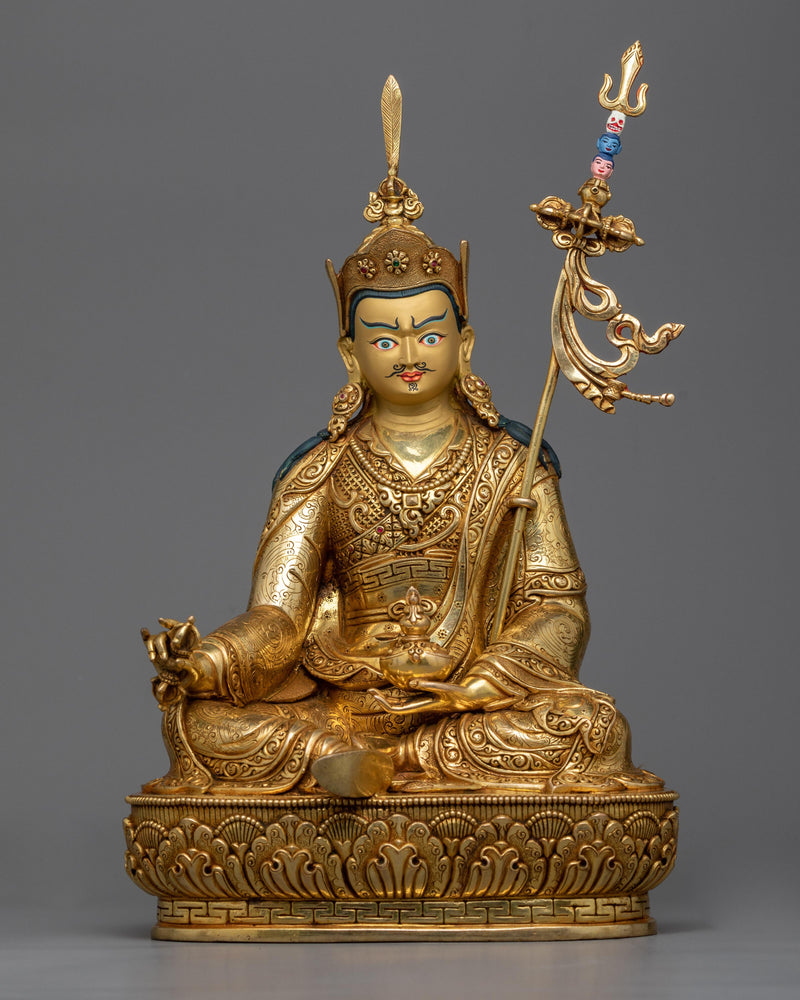 sculpture-of-guru-rinpoche