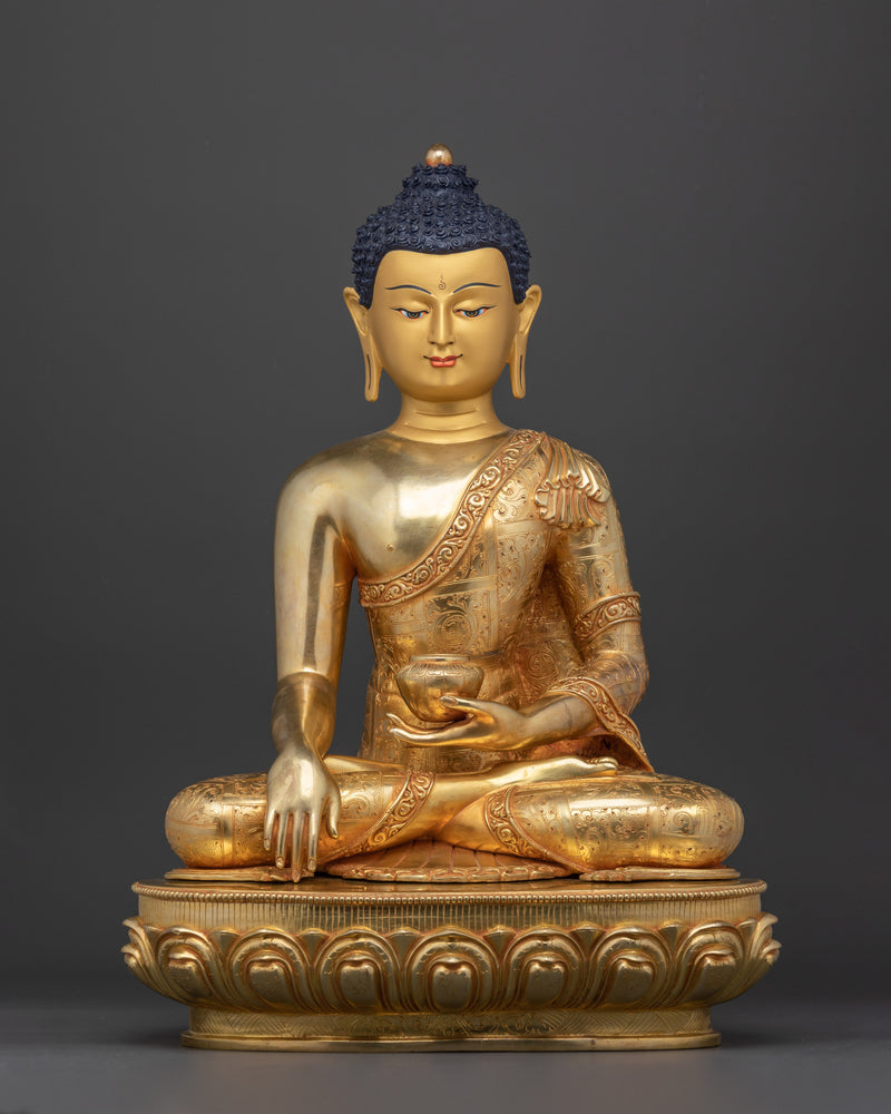 Gold gilded Shakyamuni Buddha statue