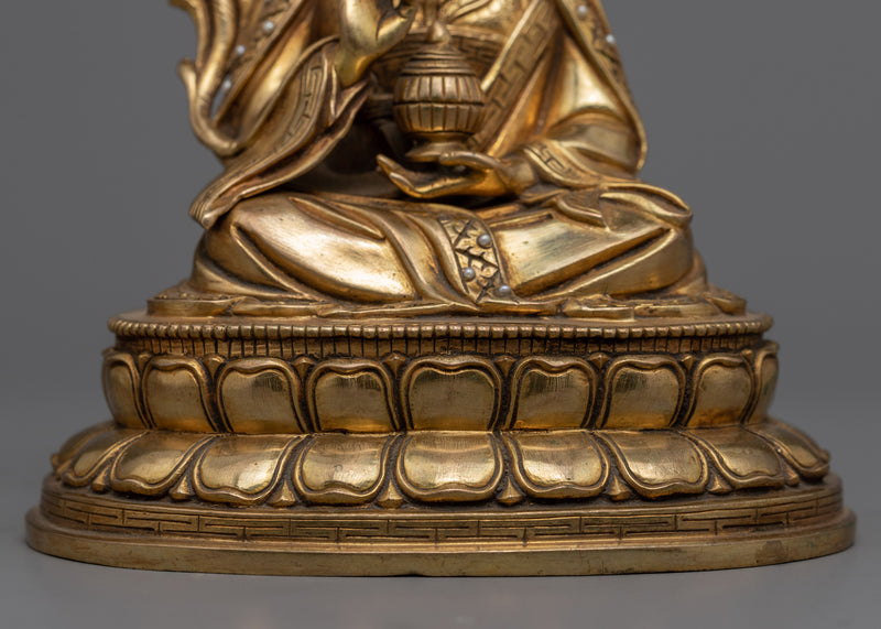 9th Karmapa Wangchug Dorje Statue | A Gleaming Symbol of Wisdom and Leadership