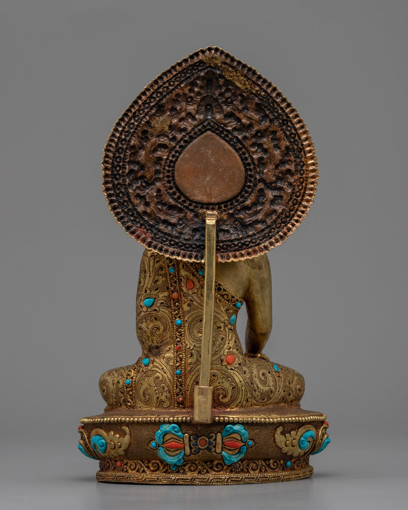 Serene Shakyamuni Buddha Statue | Traditional Himalayan Buddhist Artwork