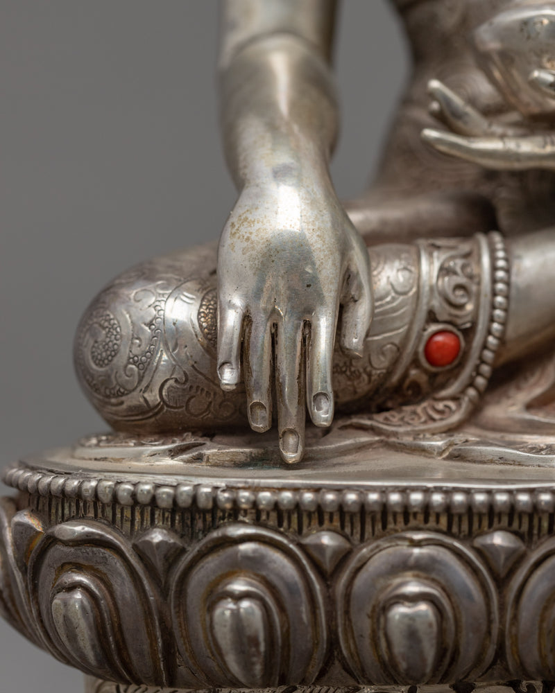 Shakyamuni Buddha Sculpture | Traditional Buddhist Statue